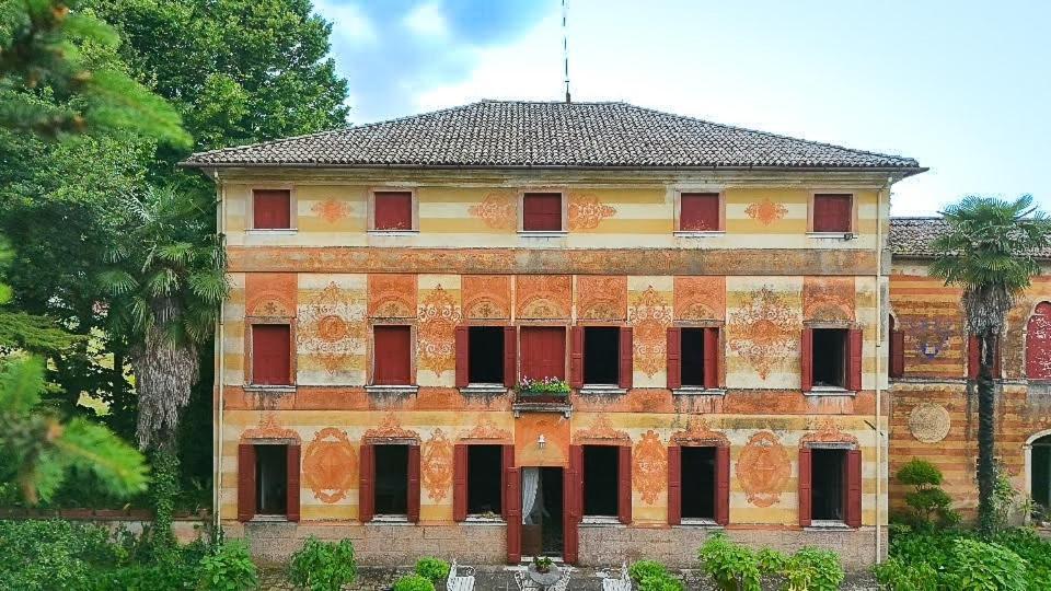 Villa Di Campagna Immersa Nella Natura Zero Branco Bagian luar foto